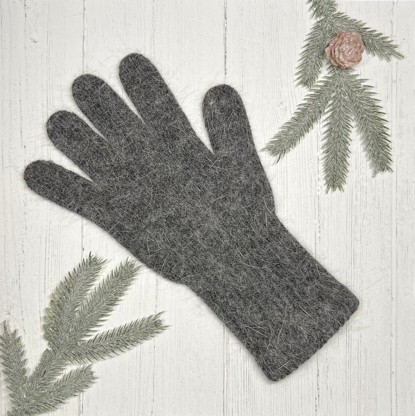 Angora Gloves Dark Gray Women medium size