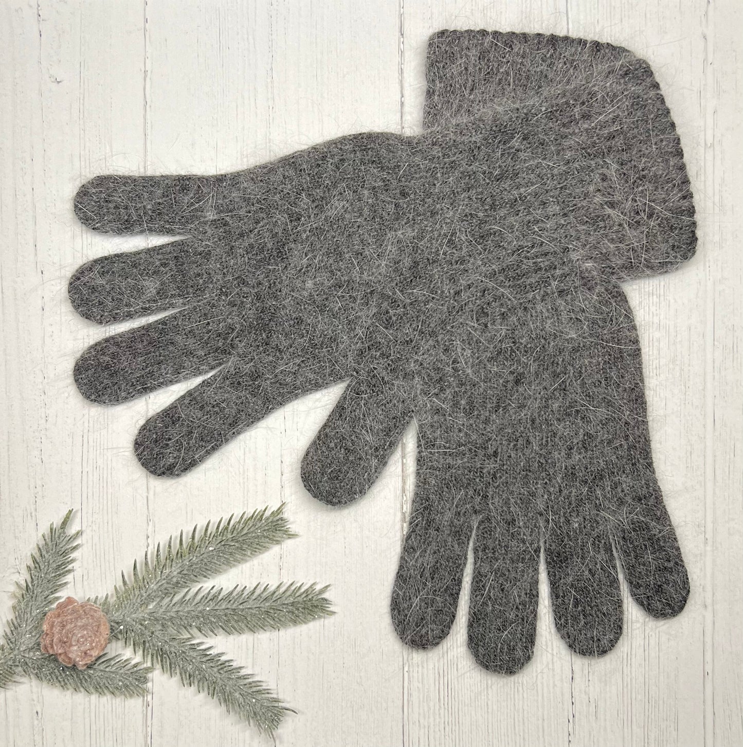 Angora Gloves Dark Gray Women medium size