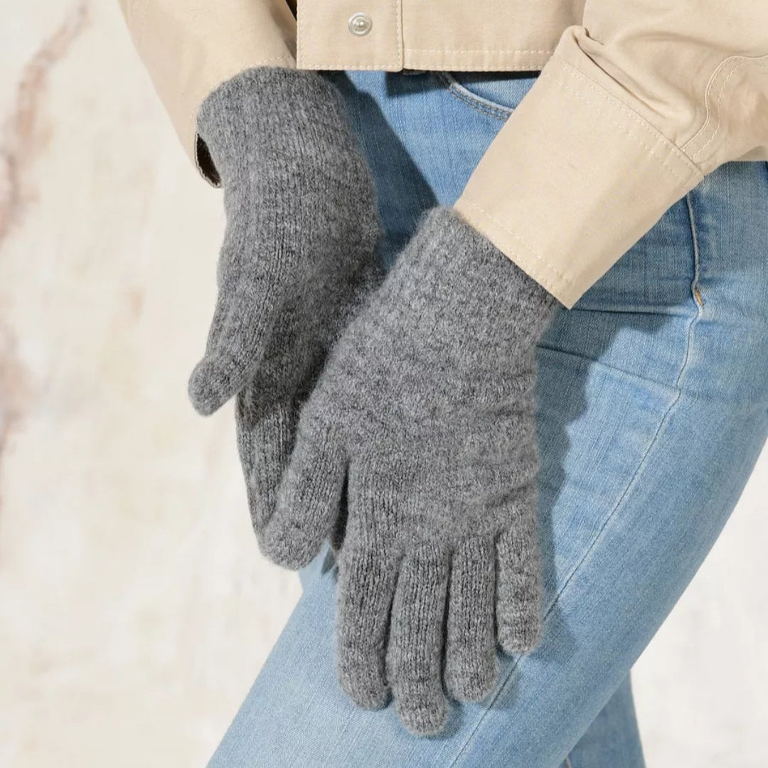 Angora Gloves Dark Gray Women medium size