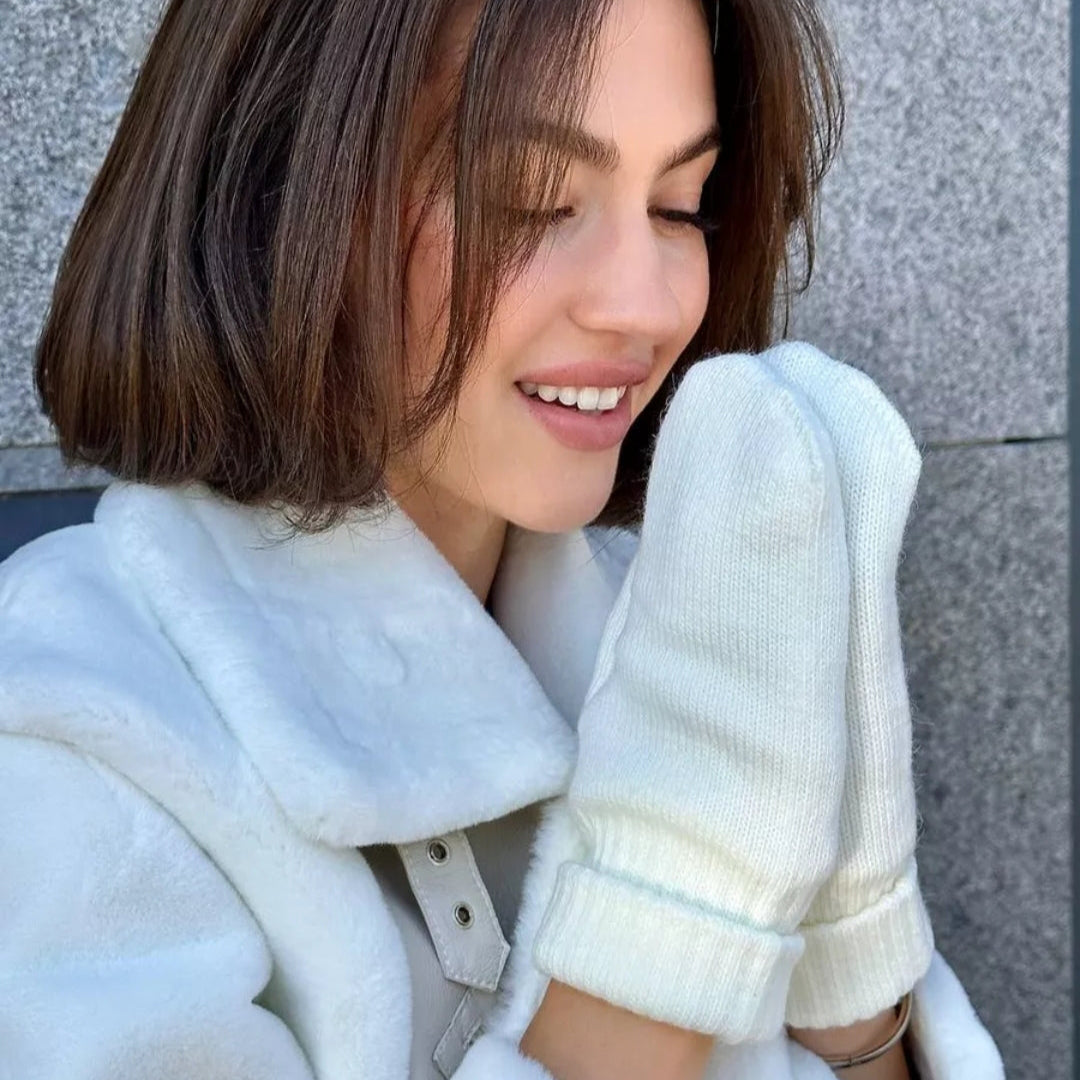 Women's knitted mittens with soft fleece